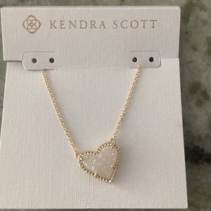 Kendra Scott heart necklace